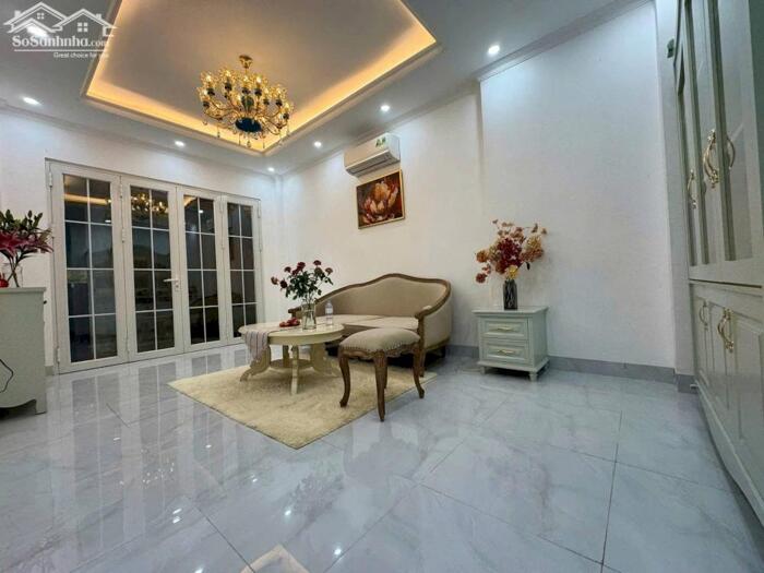 Hình ảnh Bán nhà đẹp ở ngay- Phố Lạc Long Quân 34/37m, 7 tầng thang máy 13.8 tỷ, mới đẹp - LH 0987 881 444 2