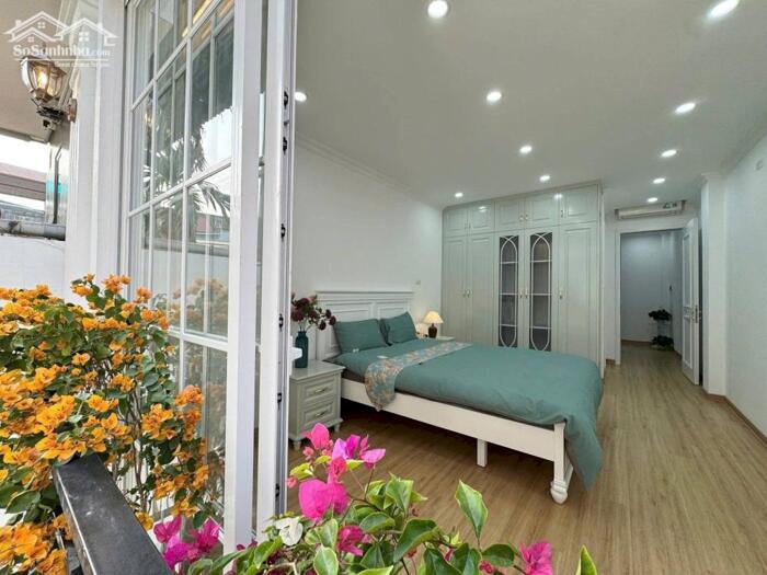 Hình ảnh Bán nhà đẹp ở ngay- Phố Lạc Long Quân 34/37m, 7 tầng thang máy 13.8 tỷ, mới đẹp - LH 0987 881 444 1