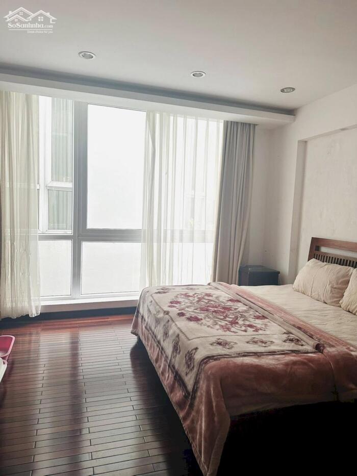 Hình ảnh Nhà Mặt Hồ Quảng Khánh 5 Nổi 1 hầm Mặt Tiền 8M 157 Tỷ 2 Thoáng Trước Sau 4