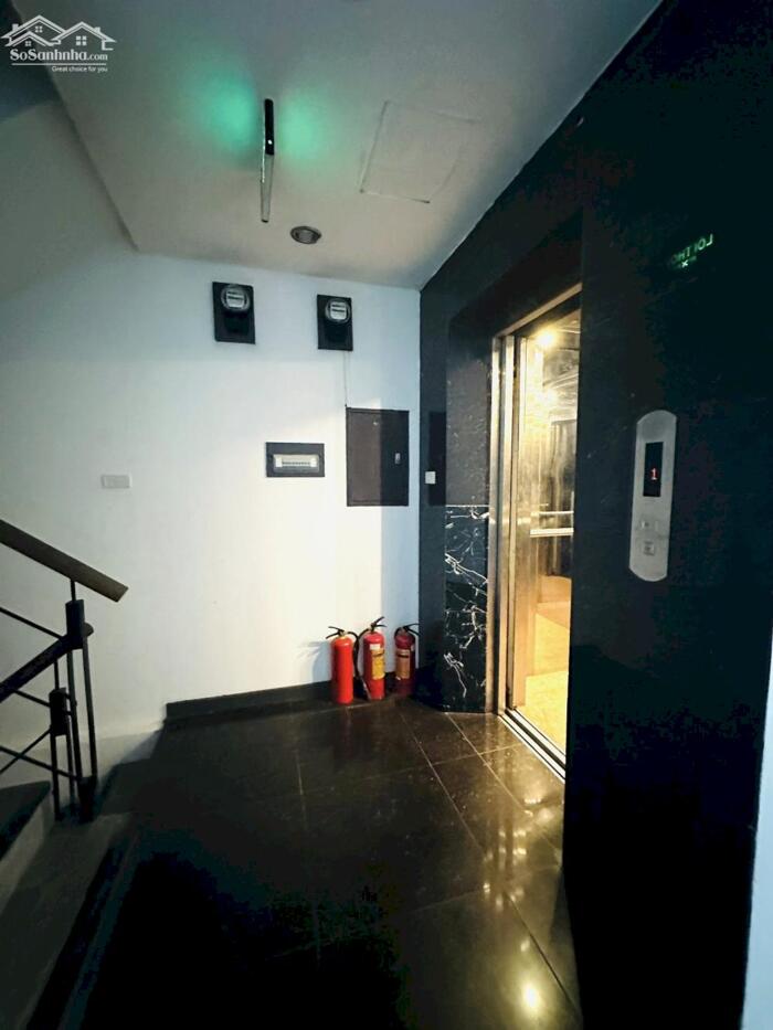 Hình ảnh Nhà Mặt Hồ Quảng Khánh 5 Nổi 1 hầm Mặt Tiền 8M 157 Tỷ 2 Thoáng Trước Sau 2