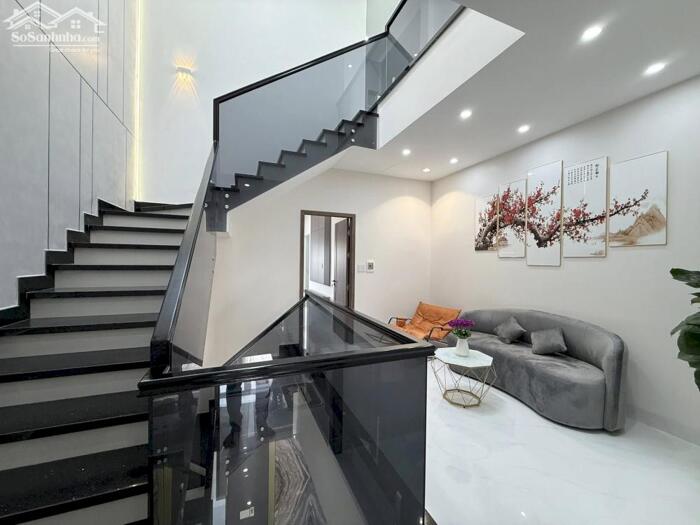 Hình ảnh NHÀ 3TẦNG MỚI TẶNG FULL NỘI THẤT CAO CẤP - SỐ 122 ĐƯỜNG D14 KDC HỒNG LOAN. 4