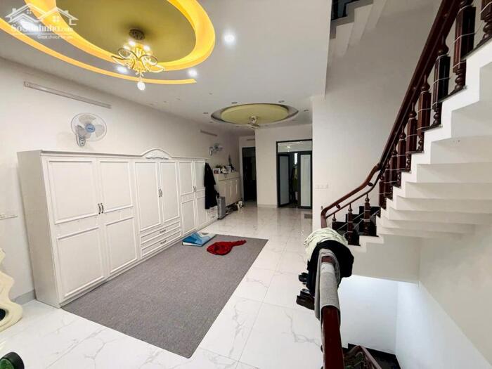 Hình ảnh Cho thuê nhà mặt tiền đường Đặng Dung. Thích hợp làm spa, văn phòng 7