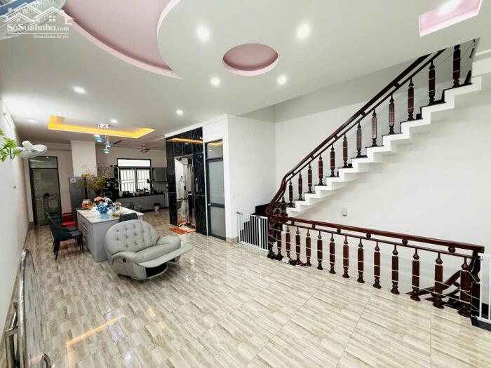 Hình ảnh Cho thuê nhà mặt tiền đường Đặng Dung. Thích hợp làm spa, văn phòng 3