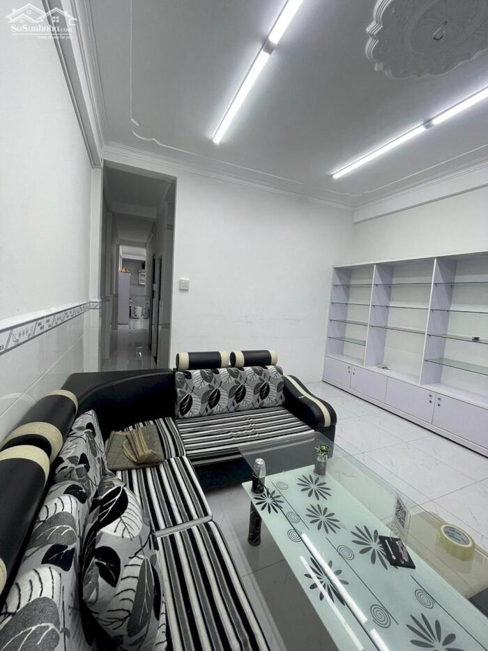 Hình ảnh nhà KDC 586 hướng đông nam đường số 55 giá chưa tới 3 tỷ 2