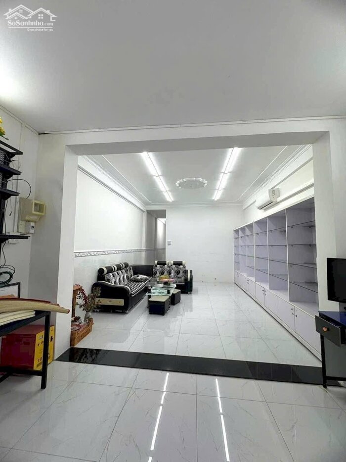 Hình ảnh nhà KDC 586 hướng đông nam đường số 55 giá chưa tới 3 tỷ 0