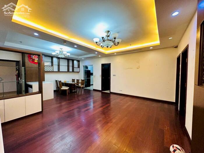 Hình ảnh Bán Căn Hộ 2 Ngủ Tòa Royal City 72A Nguyễn Trãi 121m2 Hướng Đông Nam VIEW Bể Bơi 18 Tỷ. 3