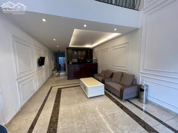 Hình ảnh Cho thuê nguyên căn 8 p.ngủ phố Văn Cao, DT: 90m2. 1