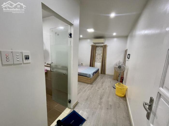 Hình ảnh Cho thuê nhà mặt phố Văn Cao, DT: 83m2, 4 p.ngủ khép kín. 9