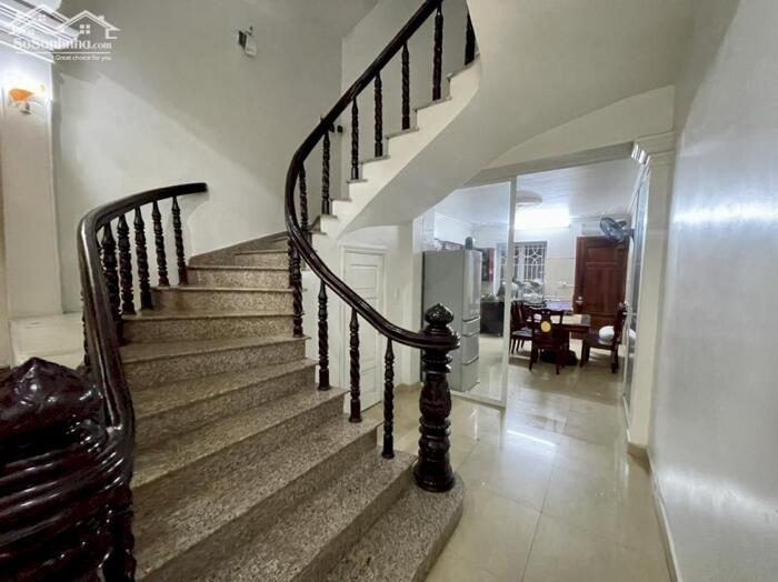 Hình ảnh Cho thuê nhà mặt phố Văn Cao, DT: 83m2, 4 p.ngủ khép kín. 6