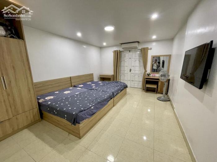 Hình ảnh Cho thuê nhà mặt phố Văn Cao, DT: 83m2, 4 p.ngủ khép kín. 11