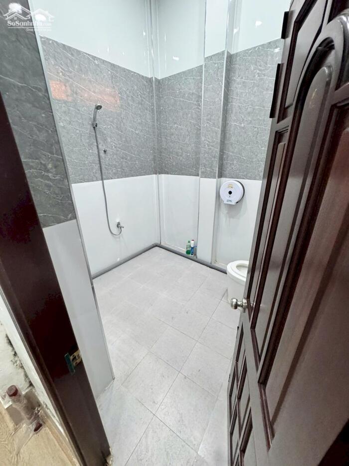 Hình ảnh CHO THUÊ NHÀ 4 TẦNG MẶT TIỀN ĐƯỜNG ĐINH TIÊN HOÀNG 4