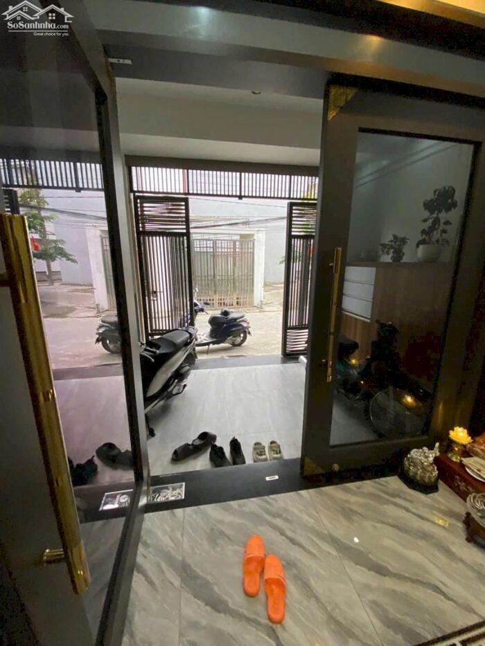 Hình ảnh Cho thuê nhà phố Văn Cao, 4 p.ngủ khép kín, DT: 70m2. 8