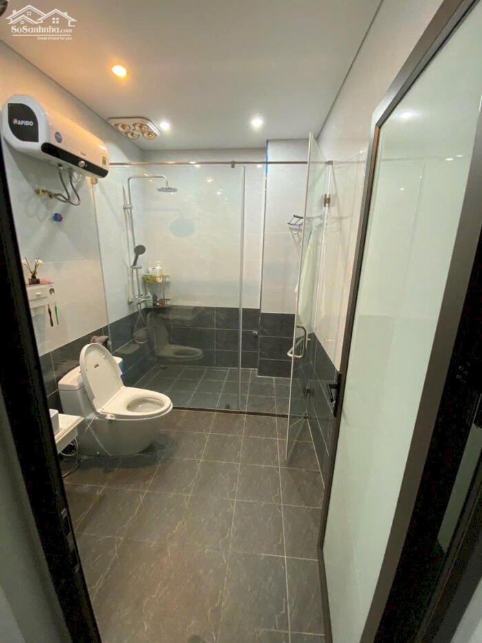 Hình ảnh Cho thuê nhà phố Văn Cao, 4 p.ngủ khép kín, DT: 70m2. 2