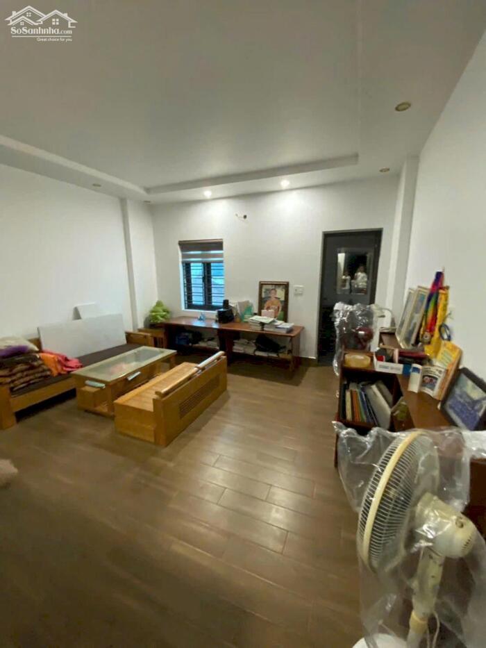 Hình ảnh Cho thuê nhà phố Văn Cao, 4 p.ngủ khép kín, DT: 70m2. 3