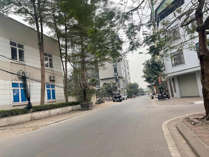 Hình ảnh Bán tòa nhà văn phòng 7 tầng, bán hầm view vườn hoa khu tái định cư X6 Thạch Bàn, cách Cổ Linh 50m 0