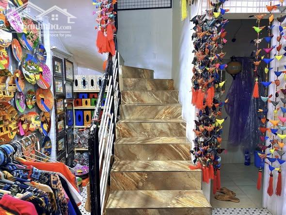 Hình ảnh Mặt Phố Hàng Thùng 4 Tầng 67 Tỷ Vị Trí rất đẹp Sổ Vuông Chính Chủ 4