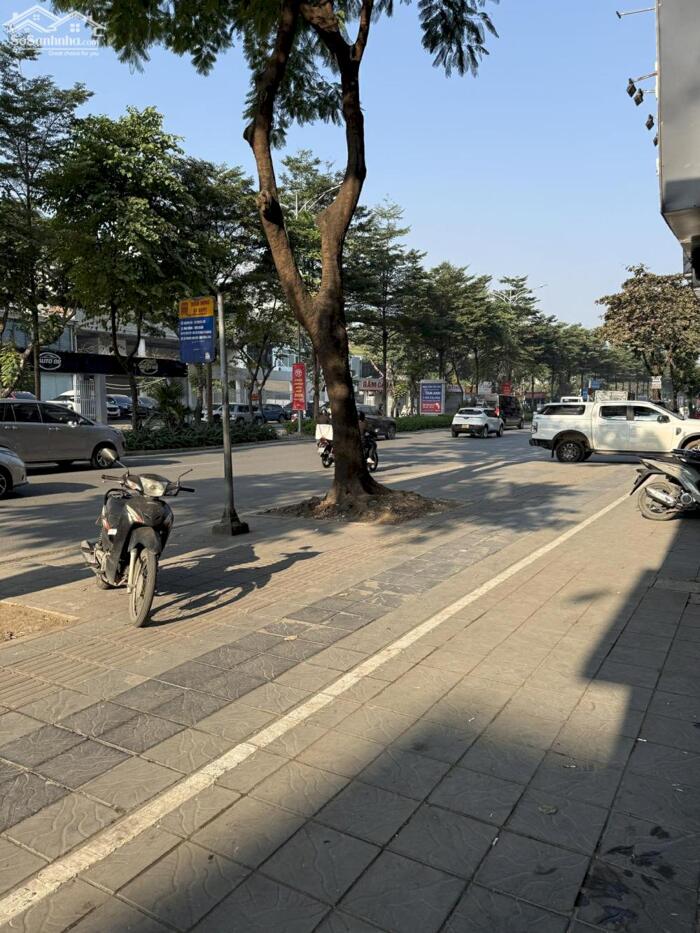 Hình ảnh Bán Nhà Mặt Phố Nguyễn Khánh Toàn Cầu Giấy 103m2-5T 5m Vỉa Hè 58 Tỷ Có Thương Lượng. 5