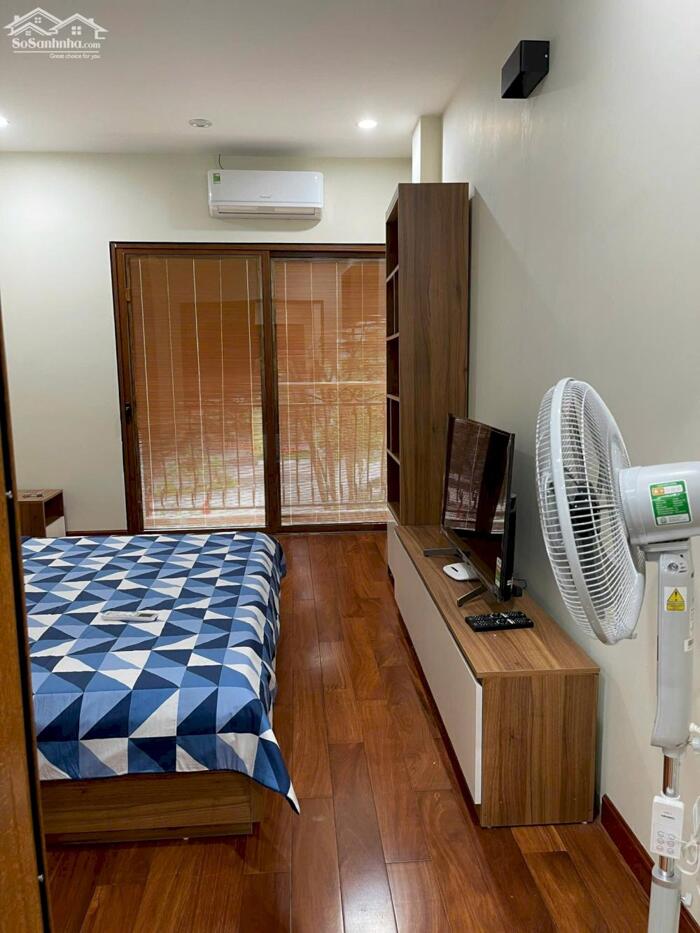 Hình ảnh Cho thuê Căn hộ Apartment 1N1K tại Phố Vạn Phúc, Ba Đình. Nhà mặt phố ban công rộng. Chỉ 10tr 5