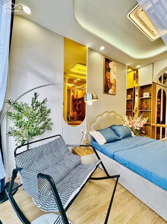 Hình ảnh GIẢM 1 TỶ BÁN NHÀ MẶT TIỀN NGUYÊN HỒNG 4 TẦNG GẦN LÊ QUANG ĐỊNH 4