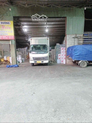 cho thuê kho: 100m2; 200m2; 300m2; 480m2 - 110k/m2 /th, đường container vào