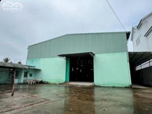 Cho thuê kho xưởng bãi 1.100m² kho xây dựng 650m² đất chuyên dùng, có điện 3 pha, mặt tiền đường Quốc Lộ 1A, TT. Cái Tắc, T. Hậu Giang, lộ Container, thuê 25 triệu/ tháng (buông thuế)