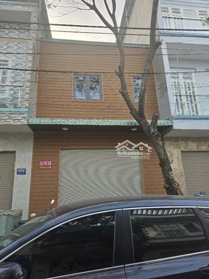văn phòng mặt bằng kinh doanh 160m2, phòng  mặt tiền rộng giá chỉ 10 triệu/tháng lh 0932014986