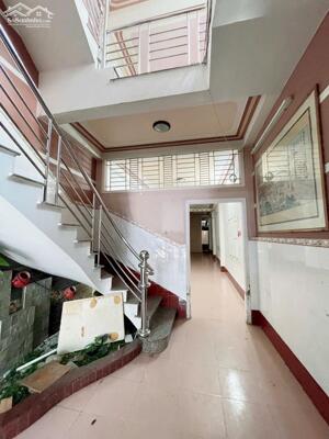 Cho thuê nhà nguyên căn 1 trệt 3 lầu , mặt tiền đường lý tự trọng , giá 25 triệu
