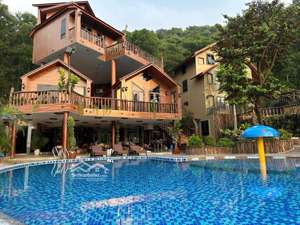 tết đến cần bán gấp homestay ngay hồ đồng quan hơn 20 tỷ 2600m2 xây dựng đầy đủ kd cho thuê tốt
