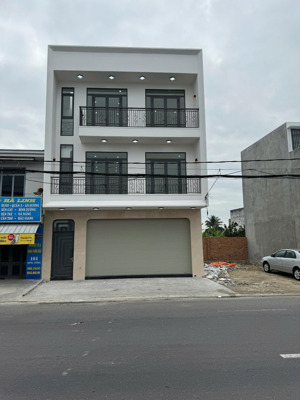 bán nhà mới 3 tầng mặt tiền đường hùng vương (ql1a) thị trấn diên khánh