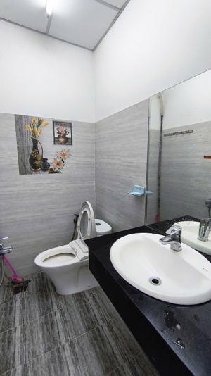 cho thuê phòng có máy lạnh , thang máy của vân tay ,q11