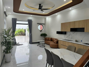 cần bán căn villa 3pn hồ bơi đường dx18 cẩm thanh giá cần bán 6,5 tỉ lh: 0936325884