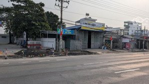cho thuê nhà mặt tiền ql51 - dt 350m2 -(12x30) - tiện làm vp - pgd bank - dài hạn 10 năm .