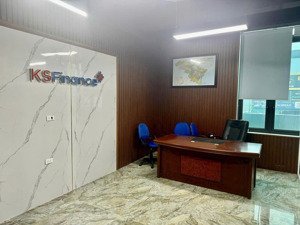 đông vệ 80m2 thông sàn full nội thất văn phòng