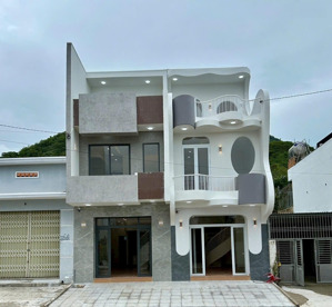 bán 2 căn nhà liền kề - có bán lẻ mặt tiền đường triệu quang phục - vĩnh hòa - gần biển