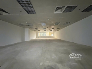 chính chủ cho thuê văn phòng 132m2, 210m2, 317m2 mặt tiền đường trường sơn, p. 4, quận tân bình