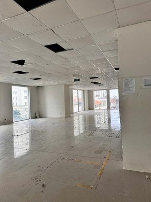 cho thuê sàn 1200m2 tầng 4 khu vực xala hà đông làm văn phòng, gym, bi a, xklđ