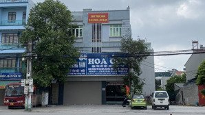 nhà to, rộng, hè lớn, mặt đường nguyễn trãi cần cho thuê
