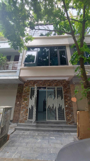 cho thuê nhà xây mới đẹp 80 m2 x 4 tầng, 2 mặt tiền, đường rộng, nhà xây mới