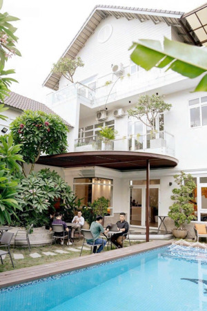 siêu hiếm quán góc 2tầng kinh doanh coffe đông khách, hđt cao 206m giá 15 tỷ p hoà minh,tp đà nẳng