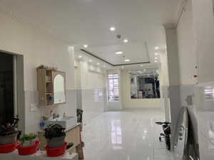 cần cho thuê mặt bằng trên lầu 1, đường hai bà trưng, đà lạt