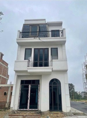 bán nhà 3 tầng phường vinh tân
