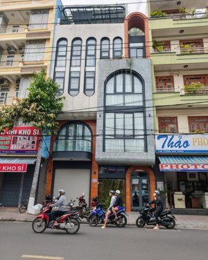 cho thuê mặt bằng đẹp đường yersin