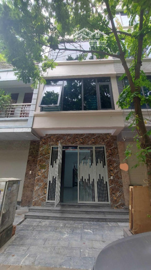 cho thuê nhà xây mới đẹp 80 m2 x 4 tầng, 2 mặt tiền, đường rộng, nhà xây mới