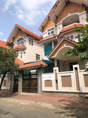 cho thuê căn biệt thự full nội thất tại khu dân cư him lam 6a. dt: 12,5 x20(h + 5t). giá 70tr/th