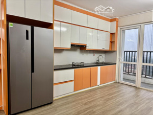 cho thuê căn 2pn 1wc nội thất mới rất đẹp ở phenikaa hoà lạc. tầng trung, hướng mát. giá 5,5tr/th