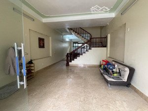 cho thuê nhà riêng lam hạ, phủ lý 3 tầng, 3 phòng ngủ, vskk, nhà mới hiện đại. cách go hà nam 300m