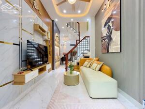 HÀNG HIẾM! Nhà đẹp HXH Lò Siêu, P16, Q11. Giá cắt lỗ còn 3tỷ1/căn 52m2. Có sổ riêng