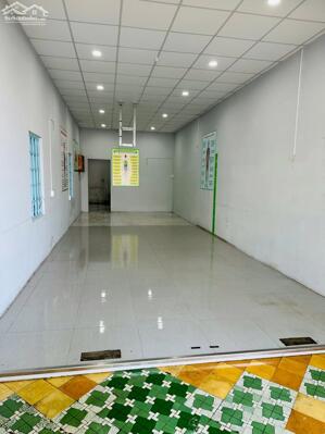 Cho thuê mbkd góc 2 mặt tiền Trần Hưng Đạo, Phan Thiết 70m2. Giá 12tr/ tháng