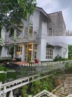 biệt thự cao cấp nghỉ dưỡng ven sông sài gòn thiết kế 3 tầng giá 7tỷ250