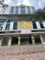 cho thuê nhà mp hàng chuối, hbt 230m2 8 tầng 1 hầm, 300 triệu. vị trí góc thoáng, có đh, pccc